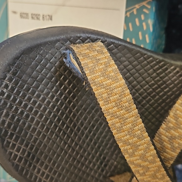 Women's Chaco sz 7 wide - Picture 6 of 10